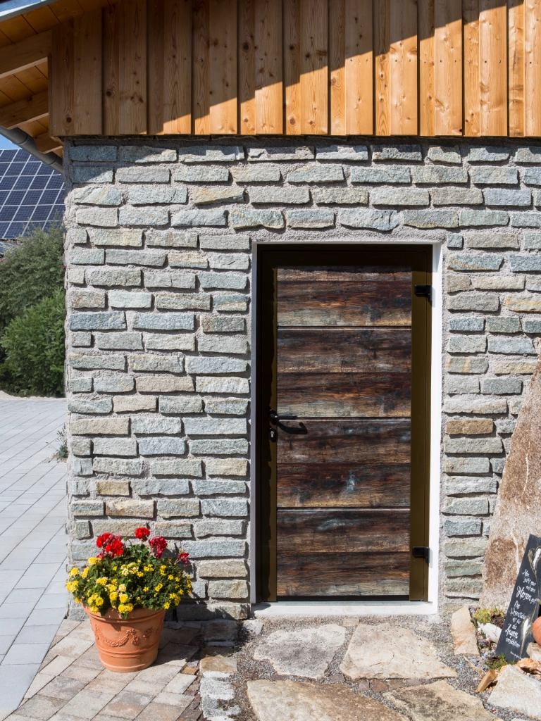 Velum Walls Flex Gneis-Bruchsteinmauerwerk grau-braun